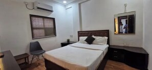Deluxe Room | Egyptian cotton sheets, premium bedding, free WiFi, bed sheets