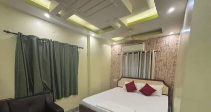 Fabhotel Leechi Lodging & Fooding