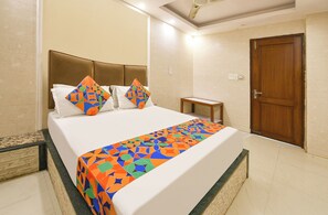 Egyptian cotton sheets, premium bedding, free WiFi, bed sheets