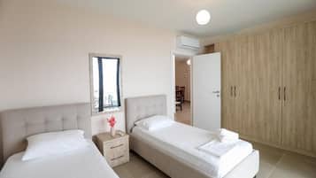 Apartment, Balcony, Sea View | Iron/ironing board, free WiFi