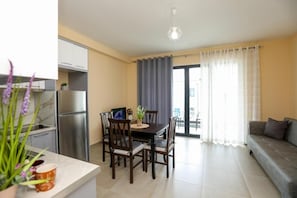 Standard Apartment, Balcony, Sea View | Interior