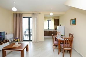 Standard-Apartment, Balkon, Meerblick | Speisen