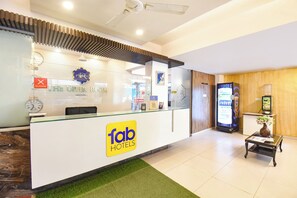 Reception - Fabhotel The Upper Room (Pune)