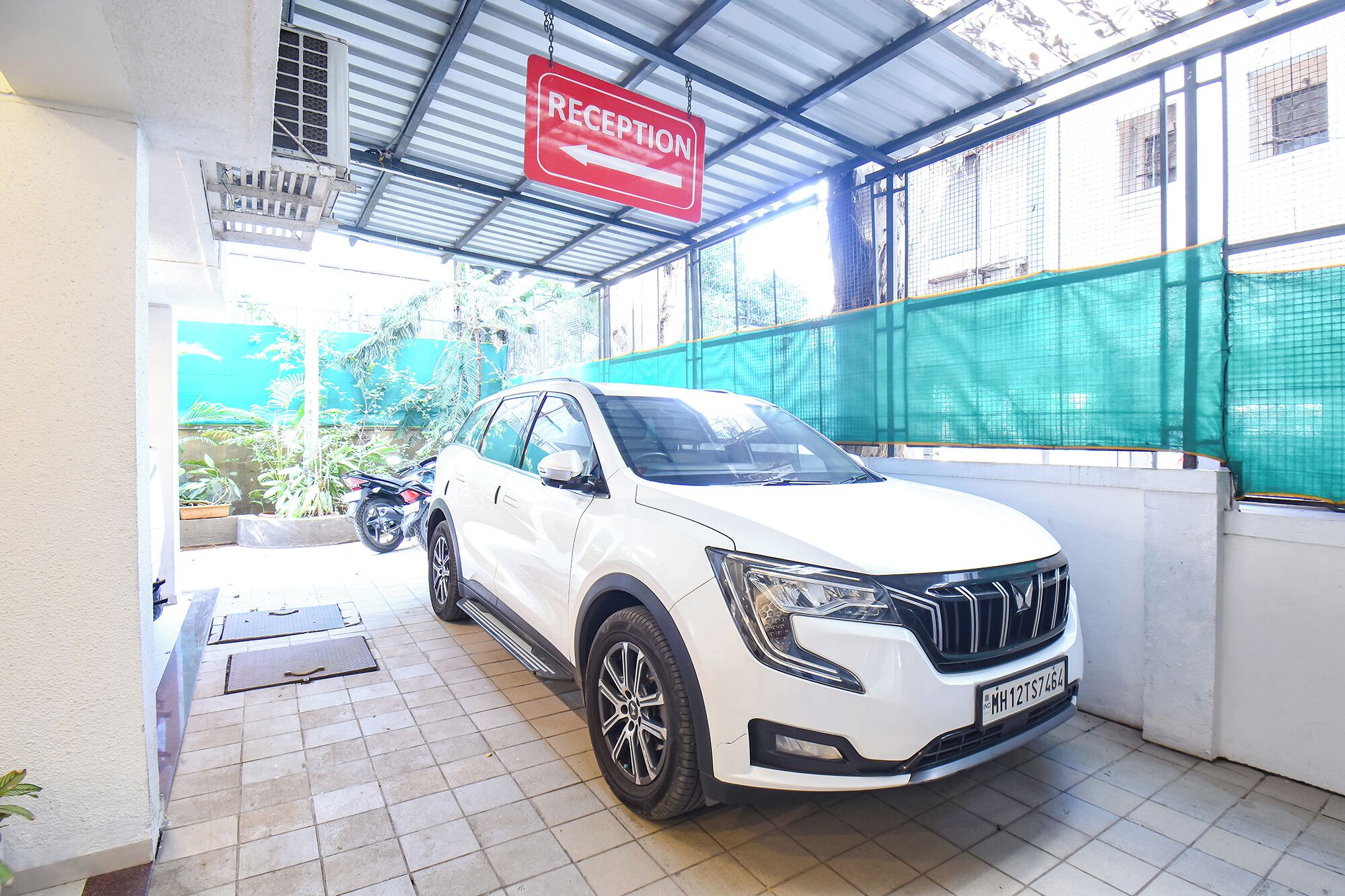 Bãi đậu xe tự phục vụ miễn phí 