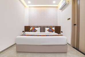 Suite | Egyptian cotton sheets, premium bedding, free WiFi, bed sheets - FabHotel Raj Villa I, Vijay Nagar (Indore)