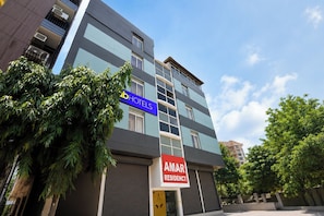 Exterior - Fabhotel Amar Residency (New Delhi)