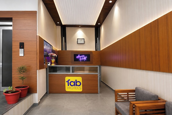 Reception - Fabhotel Amar Residency (New Delhi)