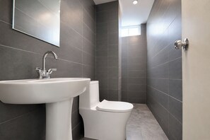 Ducha, cabezal de ducha tipo lluvia, artículos de tocador gratuitos