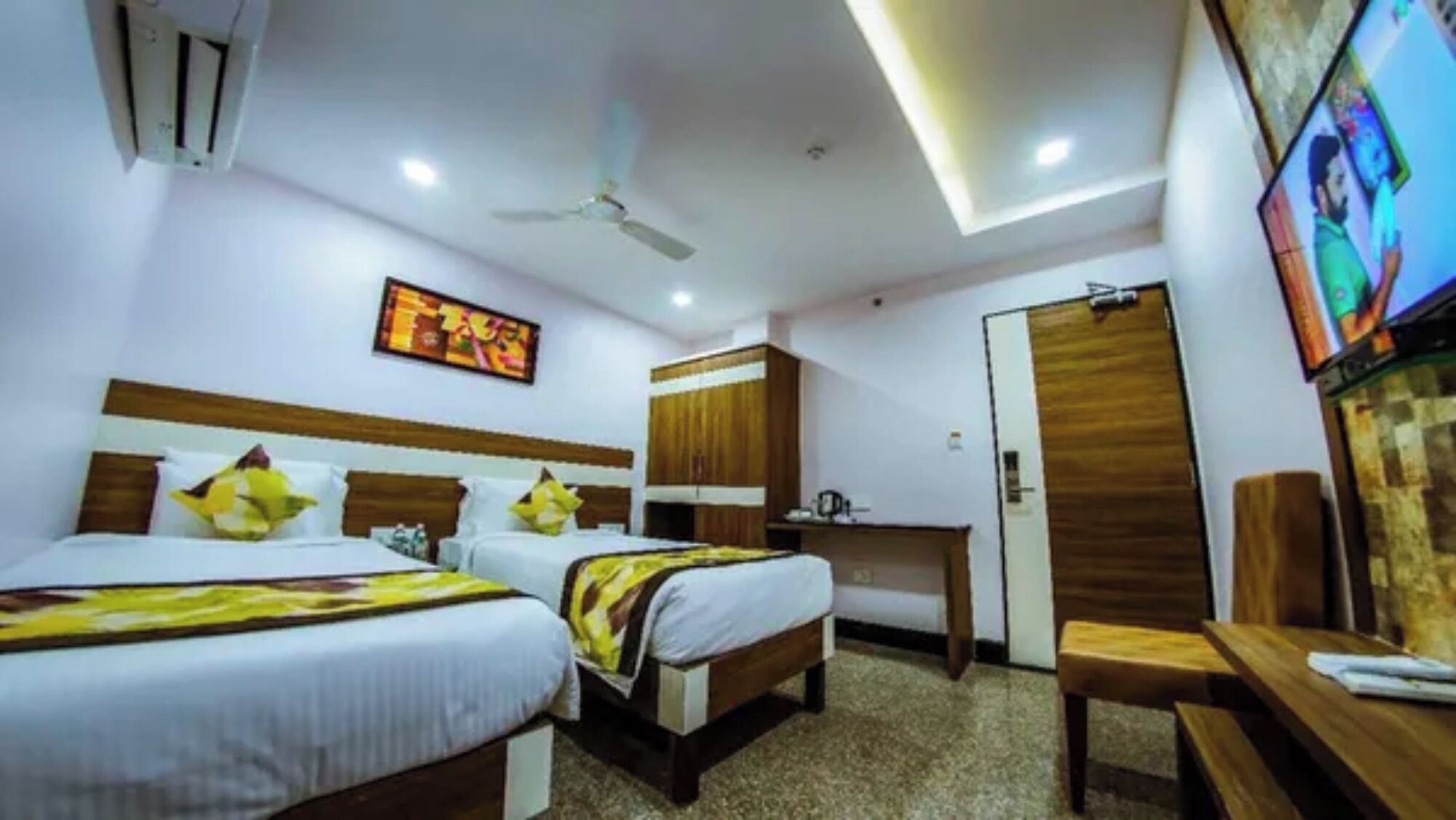 Egyptian cotton sheets, premium bedding, free WiFi, bed sheets
