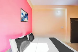 Egyptian cotton sheets, premium bedding, in-room safe, free WiFi - Fabhotel Radhy Stay (Jaipur)