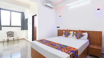 Deluxe Room | Egyptian cotton sheets, premium bedding, in-room safe, free WiFi