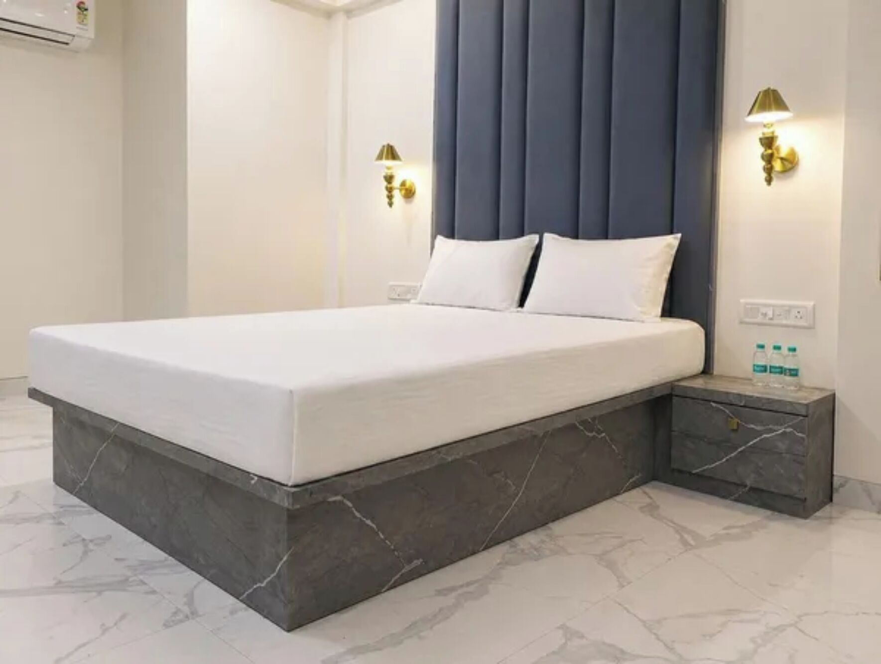 Familiekamer | Lakens van Egyptisch katoen, luxe beddengoed, een kluis op de kamer