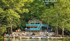 Exterior - "The Creel" 3BR Lakefront, Hot Tub, Resort Access (Lake Harmony)