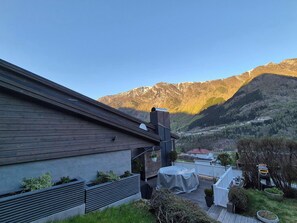 Banyera d'hidromassatge a l'aire lliure
