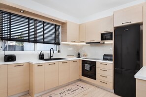 Căn hộ | Bếp riêng | Tủ lạnh, lò vi sóng, lò nướng, bếp nấu 