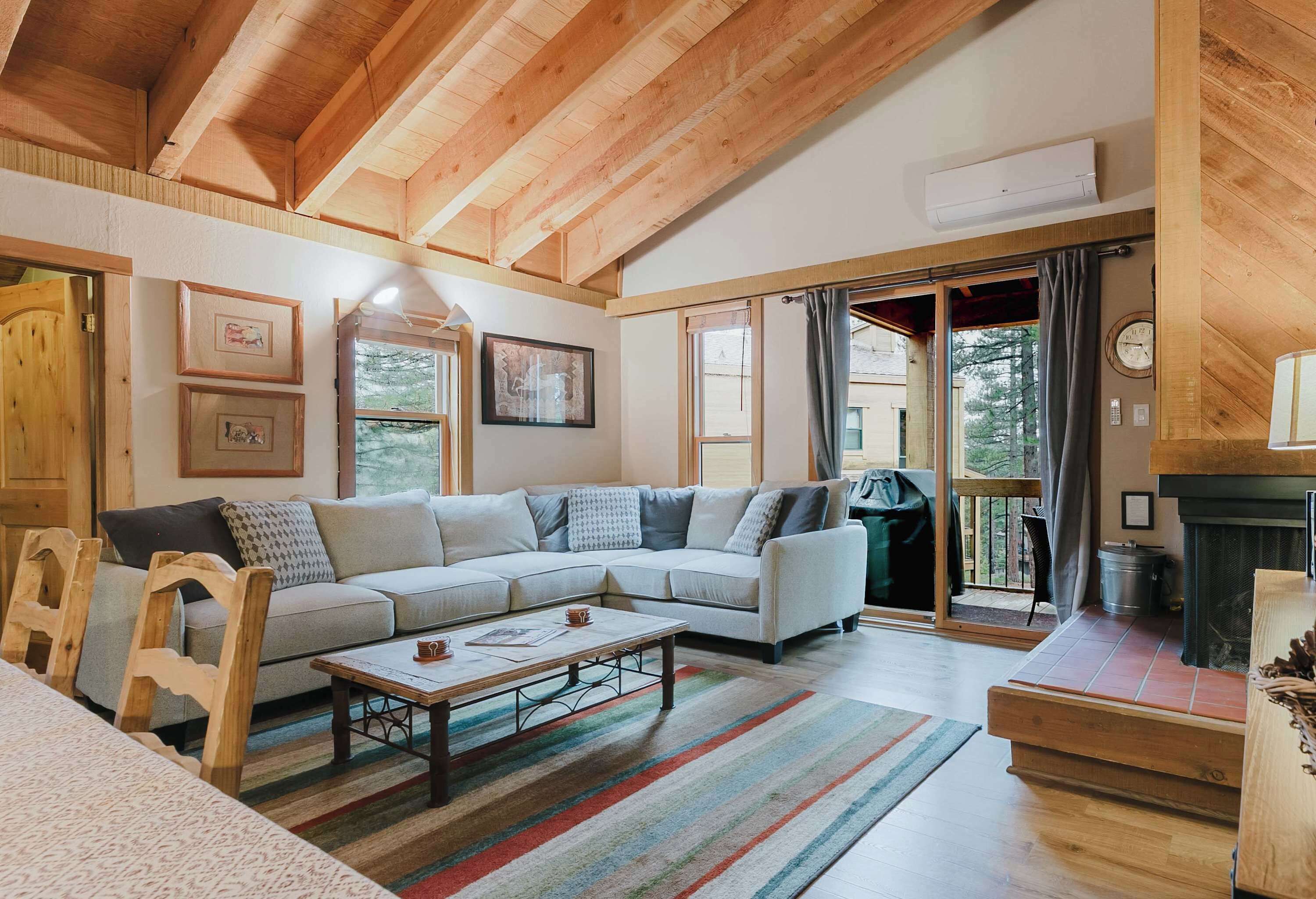 TV, fireplace, offices