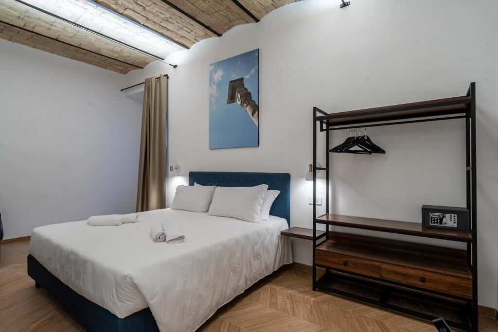 Deluxe Double Room, Courtyard View | In-room safe, soundproofing, free WiFi
