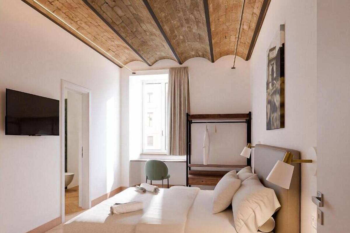 In-room safe, soundproofing, free WiFi
