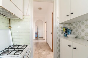 Fridge, toaster - Cozy 57m2 apartment, ideal for 3 people, located on the fifth floor of a building with lift.The property is located in the Navigli area, one of the areas most loved by citizens and tourists, in a context full of services. The location is also ideal for r (Milan)