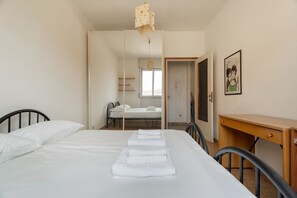 1 bedroom, iron/ironing board - Cozy 57m2 apartment, ideal for 3 people, located on the fifth floor of a building with lift.The property is located in the Navigli area, one of the areas most loved by citizens and tourists, in a context full of services. The location is also ideal for r (Milan)