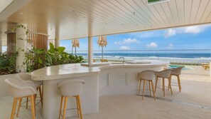 Terrace/patio - Miles at Kirra Point 204 - Luxury on Kirra Beachfront - Linen Provided - Min. 3 Night Stays! (Coolangatta)