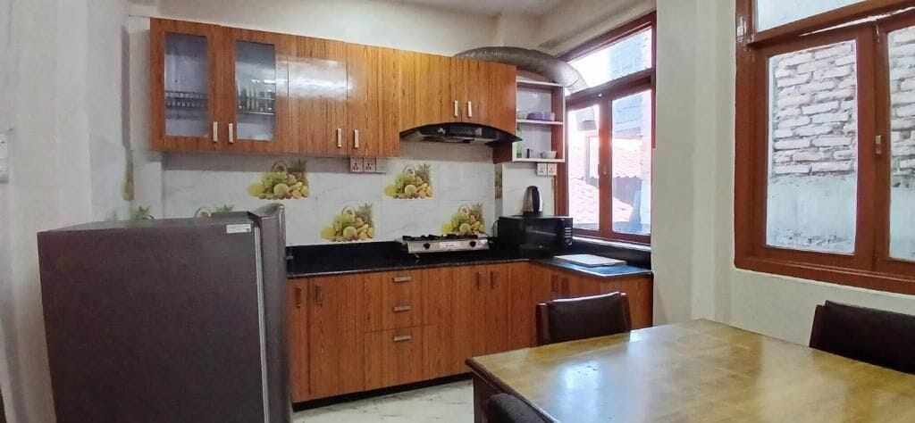 Classic Apartment, Balcony, Mountain View | Private kitchen