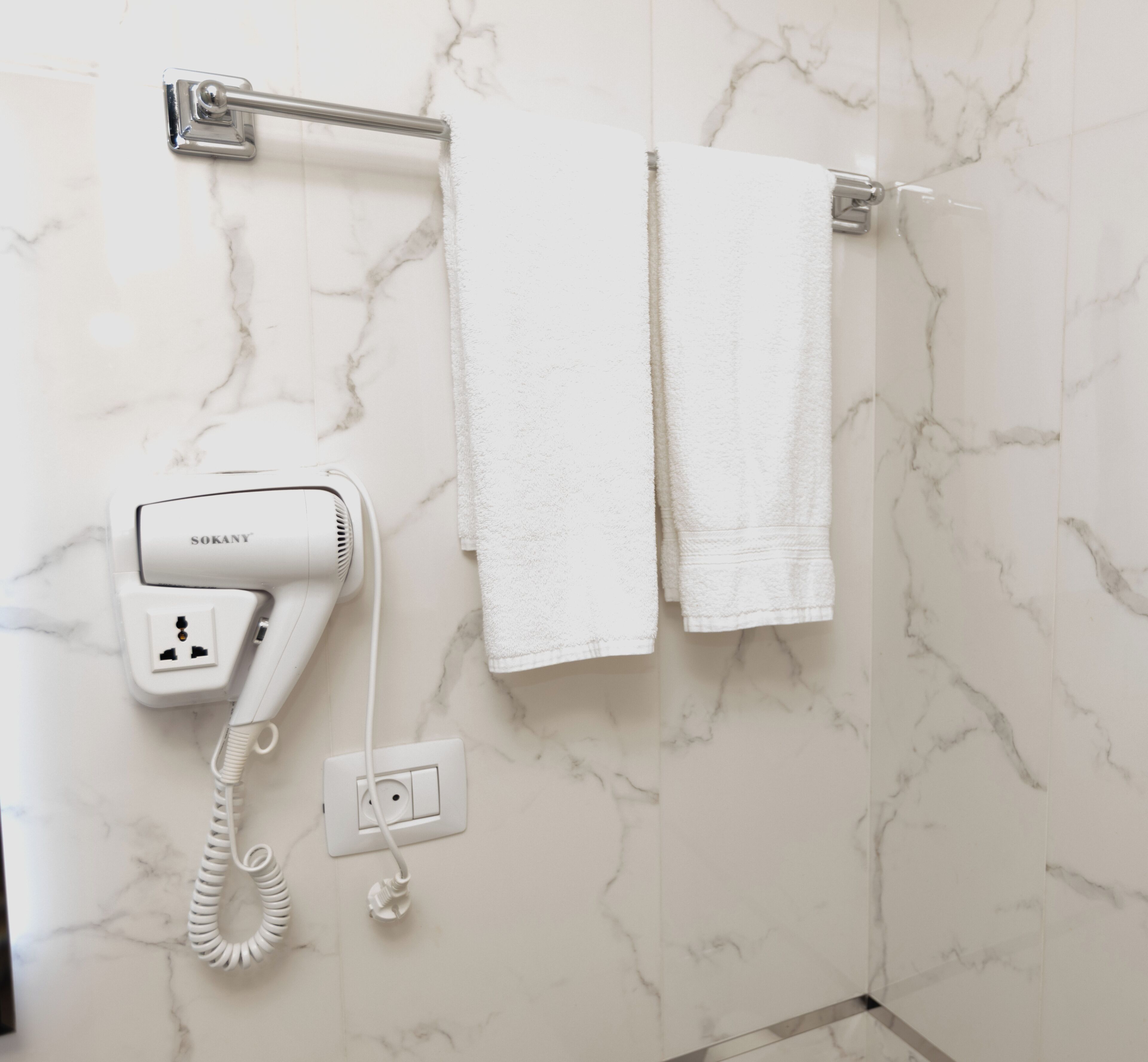 Classic Double Room, City View | Bathroom | Free toiletries, hair dryer, towels, soap