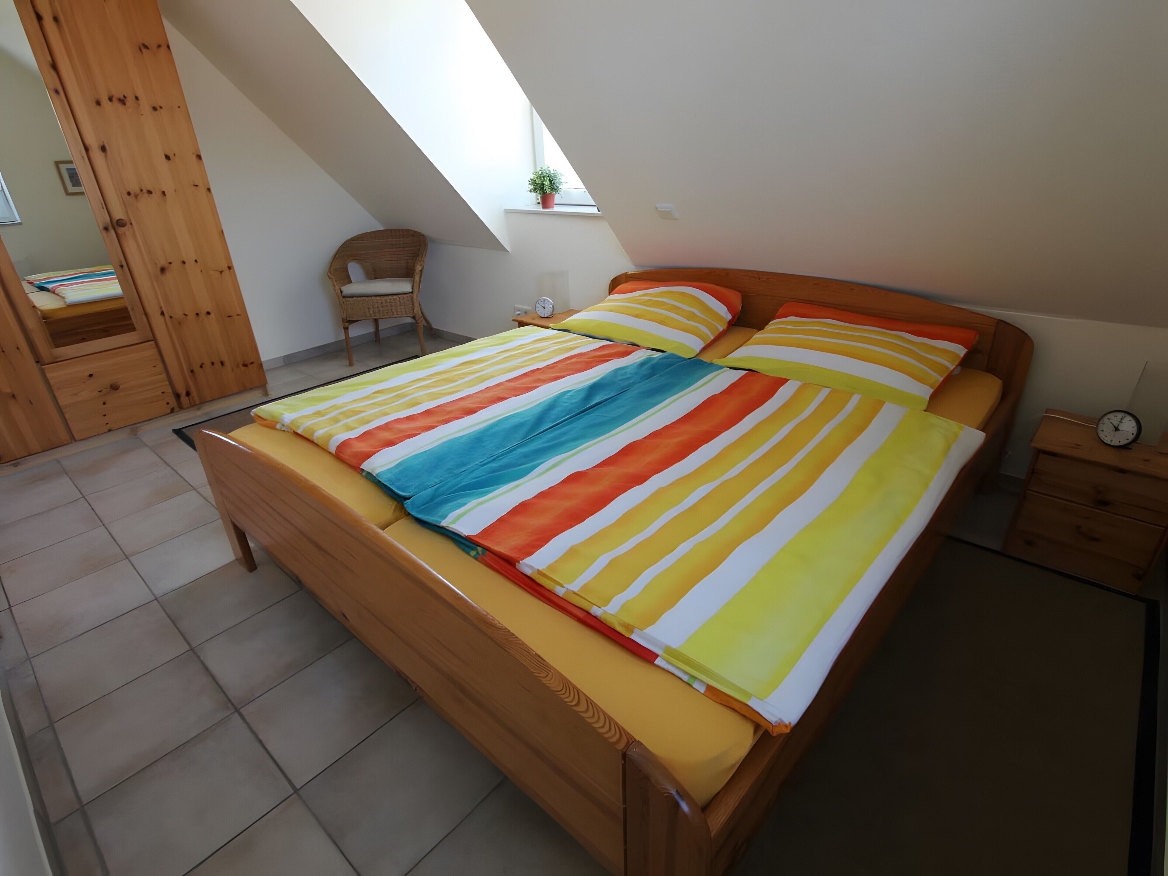 Iron/ironing board, WiFi