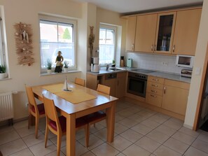 Dining - Holiday Home Wattlöper Rechts with Terrace, Wi-Fi, Wallbox & Beach Chair by the Sea (Wittmund)