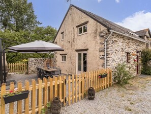 Outdoor dining - Gîte with pool and wifi - 8 guests (Le Pin)