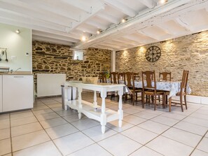 Dining - Gîte with pool and wifi - 8 guests (Le Pin)