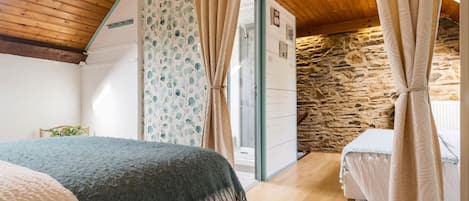 1 bedroom, free WiFi, bed sheets