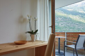 Interior - Apartments Schwarzlehen Idyllic time-out with organic pool surrounded by green nature (Naturno)