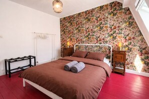 Room - Vrbo Property (La Madeleine)