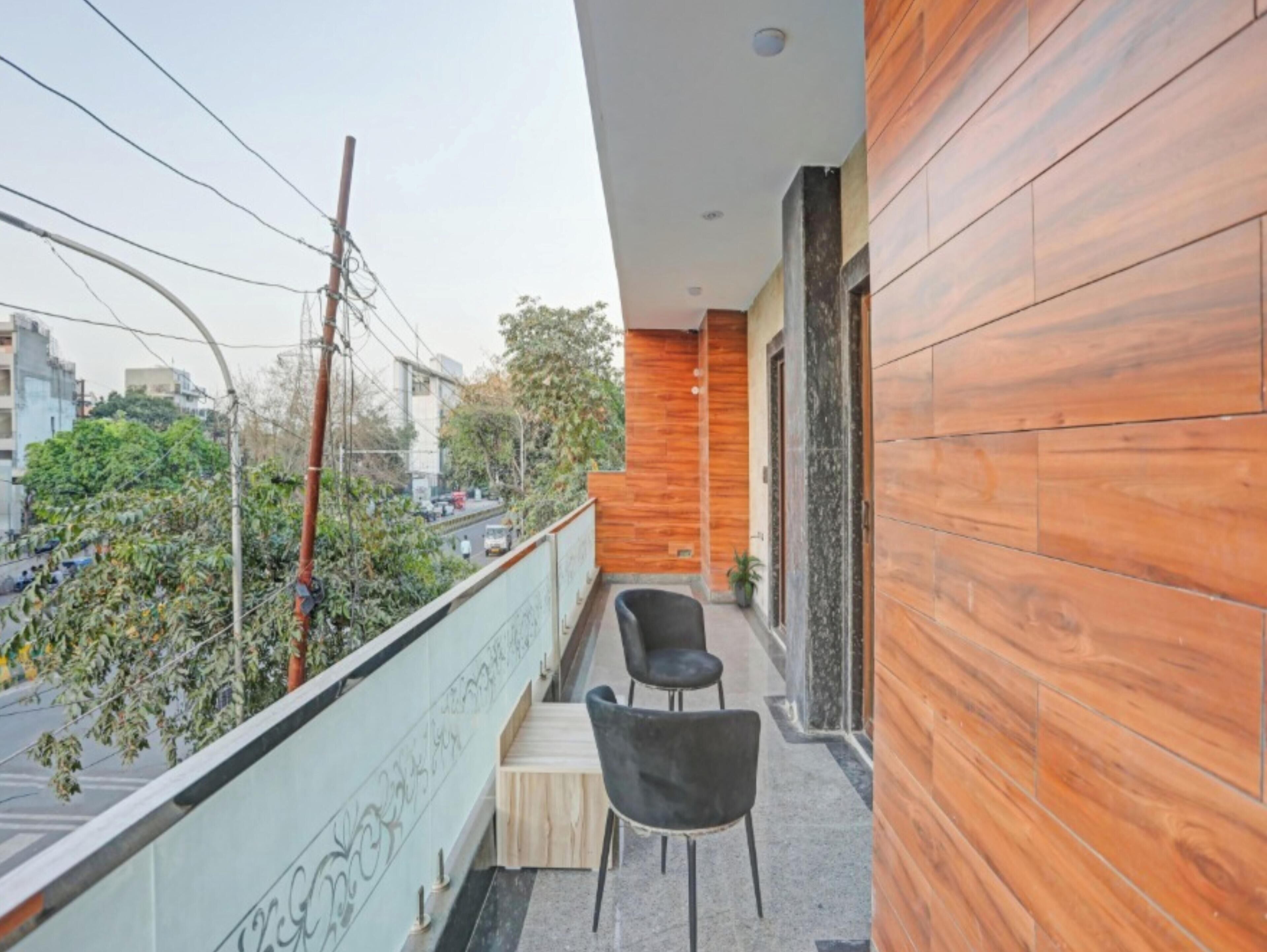 Deluxe Double Room, City View | Property grounds