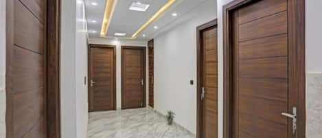 Deluxe Double Room, City View | Interior