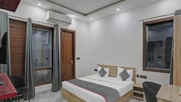 Deluxe Double Room, City View | Desk, laptop workspace, iron/ironing board, free WiFi