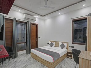Deluxe Double Room, City View | Desk, laptop workspace, iron/ironing board, free WiFi - Quadis Central  (NOIDA)