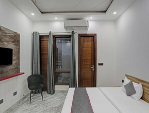 Deluxe Double Room, City View - Quadis Central  (NOIDA)