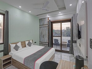 Deluxe Double Room, City View - Quadis Central  (NOIDA)