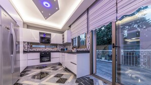Ảnh chưa phân loại, 5 trong số 82 ảnh, nút