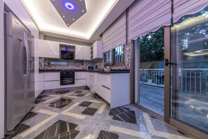 Vila superluxo, sacada, vista para a cidade | Cozinha privada