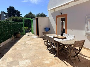 Outdoor dining - Family house with pets - 8 guests (Le Palais)