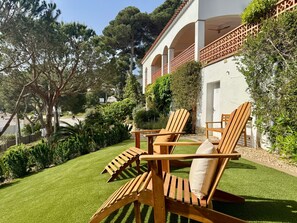 Terrace/patio - Villa with Pool Just 500 Meters from the Beach (Begur)