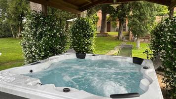 Idromassaggio all'aperto