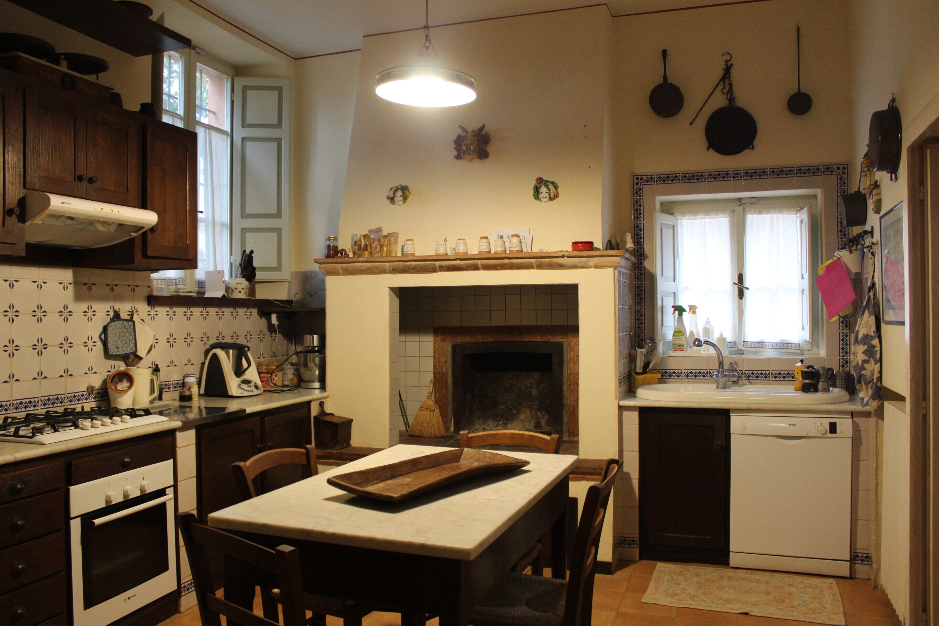 Kühlschrank, Ofen, Herdplatte, Geschirrspüler