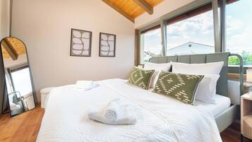 6 Schlafzimmer, Schreibtisch, Reisekinderbett, WLAN