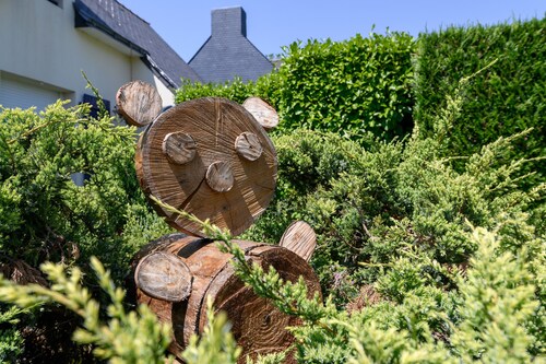 Bed and Breakfast 'Couette Et Café' with Shared Garden and Wi-Fi