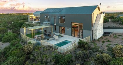 Tranquil 3-Bedroom Barn In Private Beach and Fynbos Estate