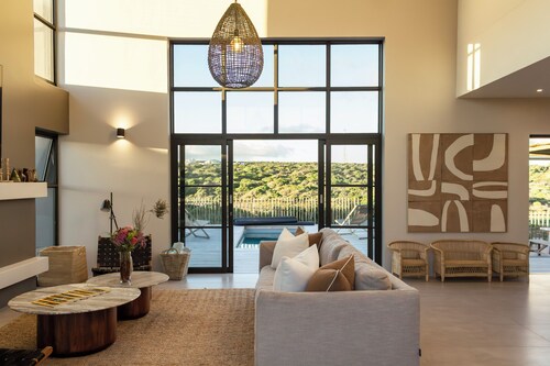 Tranquil 3-Bedroom Barn In Private Beach and Fynbos Estate